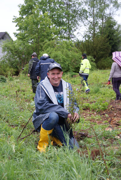 Baumpflanzung_Grenzstrasse_2011-05_DSC06826.jpg
