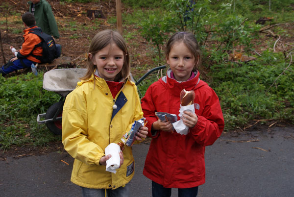 Baumpflanzung_Grenzstrasse_2011-05_DSC06942.jpg
