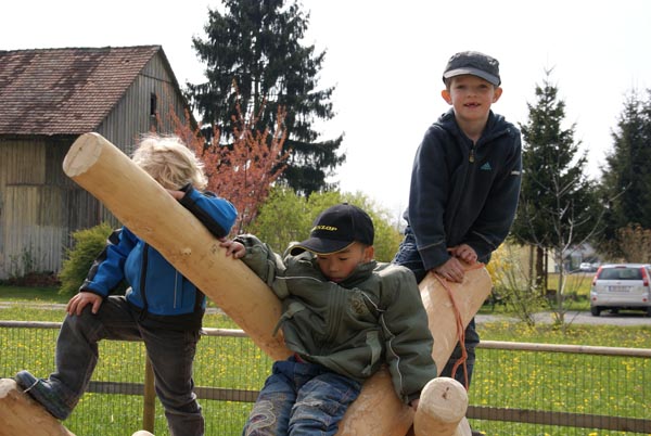 Kindergarten-Ziegelbach_Spielplatzerweiterung_2011-04_DSC06729.jpg