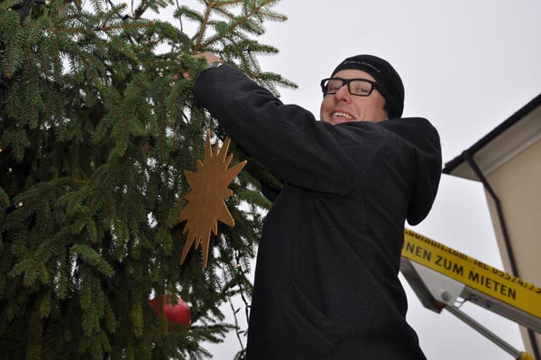 Weihnachtsbaum_Dorfplatz_2011_DSC_0001.jpg