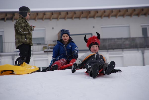 Winter_Kinder_Volksschule-1a_Rodeln_2012_DSC01207.jpg