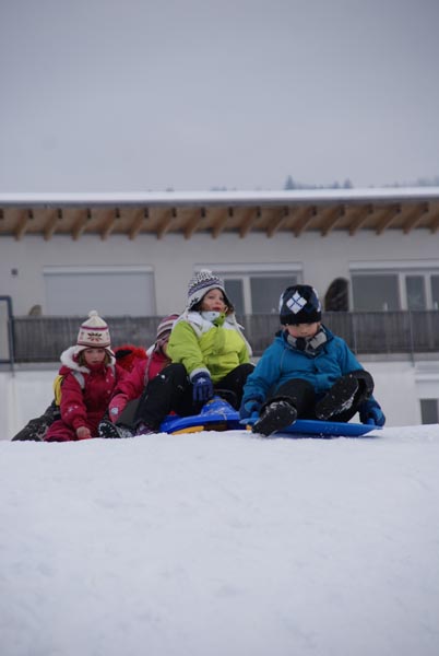 Winter_Kinder_Volksschule-1a_Rodeln_2012_DSC01218.jpg