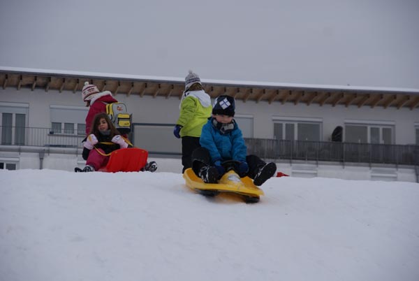 Winter_Kinder_Volksschule-1a_Rodeln_2012_DSC01223.jpg