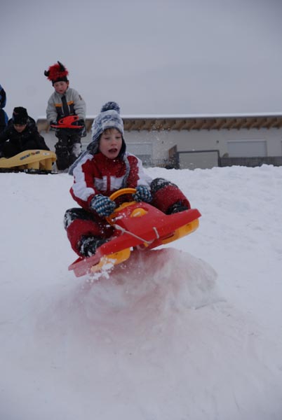Winter_Kinder_Volksschule-1a_Rodeln_2012_DSC01235.jpg
