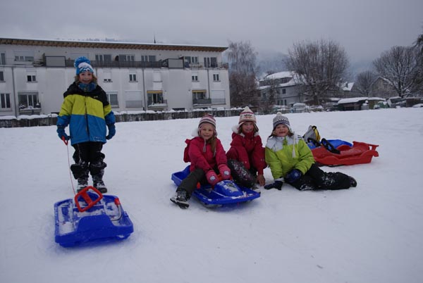 Winter_Kinder_Volksschule-1a_Rodeln_2012_DSC01248.jpg