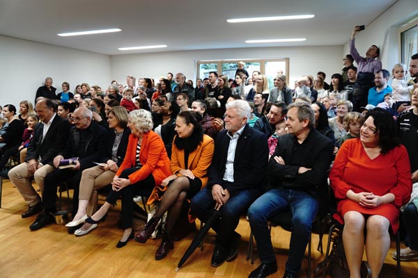 Eroeffnung_der_neuen_Raeumlichkeiten_KIGA_u._KIBE_Dorf+Brantmann_2019-05-11_DSC04048.jpg