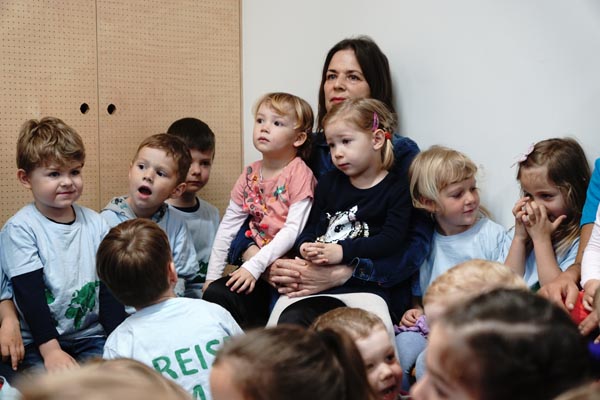 Eroeffnung_der_neuen_Raeumlichkeiten_KIGA_u._KIBE_Dorf+Brantmann_2019-05-11_DSC04056.jpg